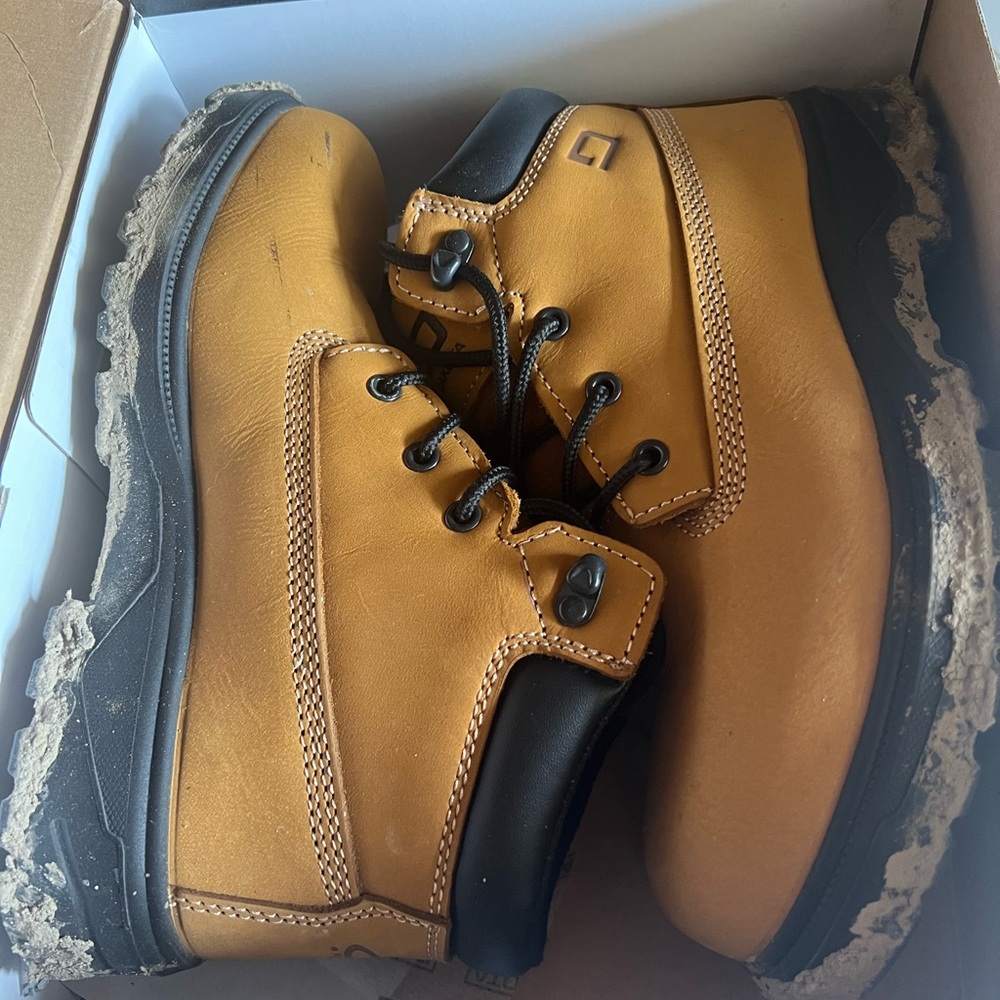 Men's Tan and Black Boots